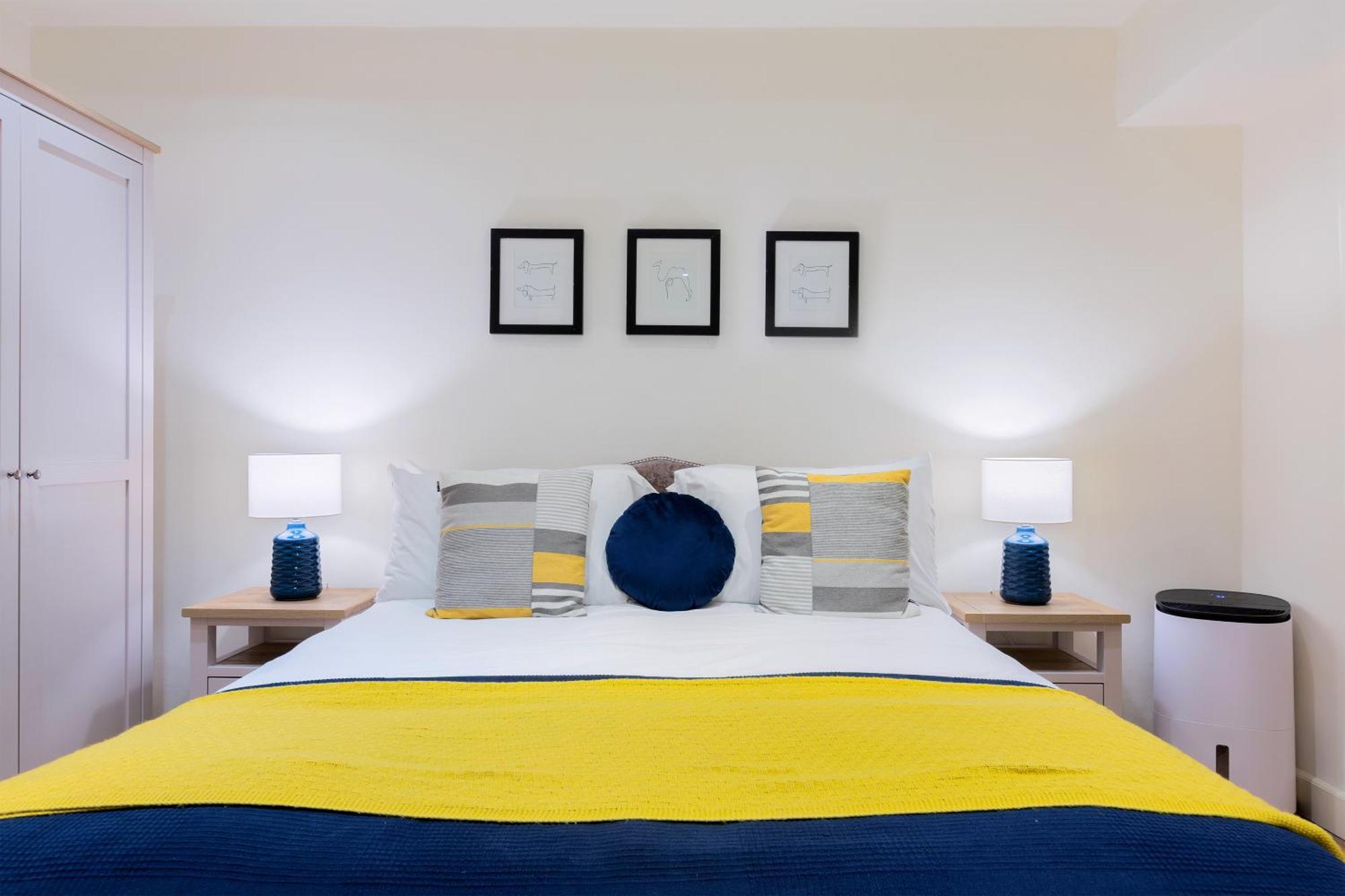 Hyde Park - Knightsbridge - Private Entrance * London