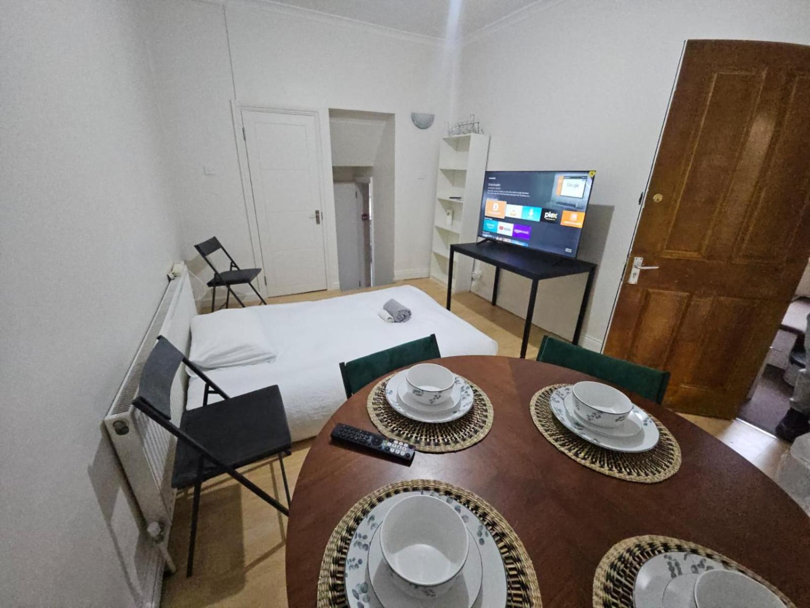 Apartment Modern 3-br In The Heart Of The London