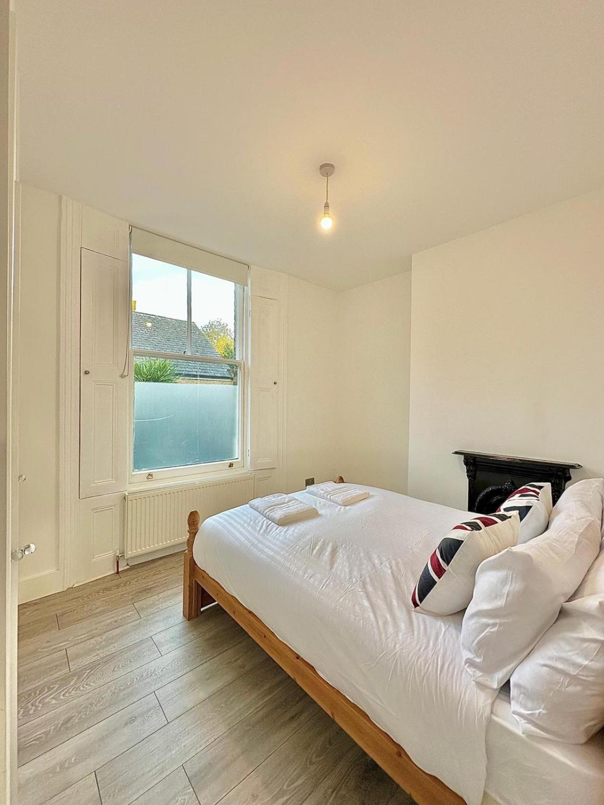 Flat B Stockwell *