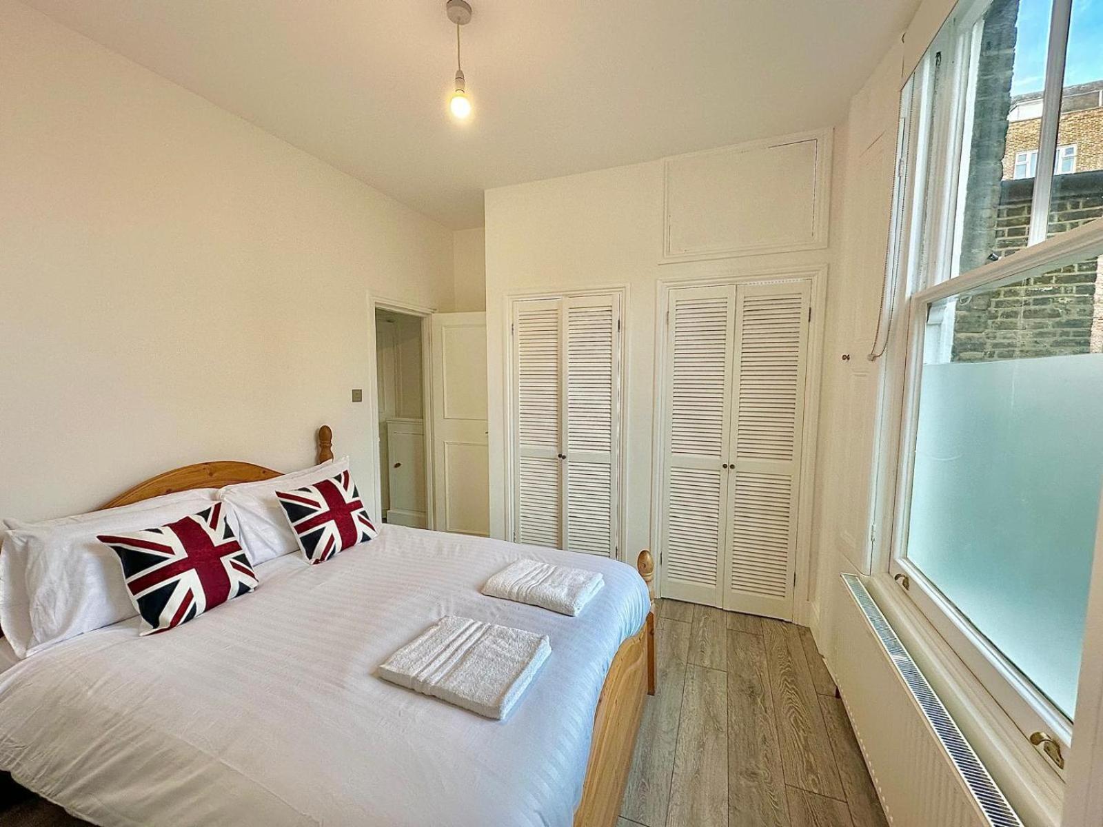 Flat B Stockwell * London