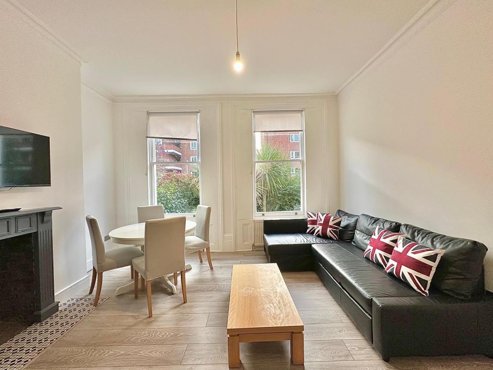 Flat B Stockwell