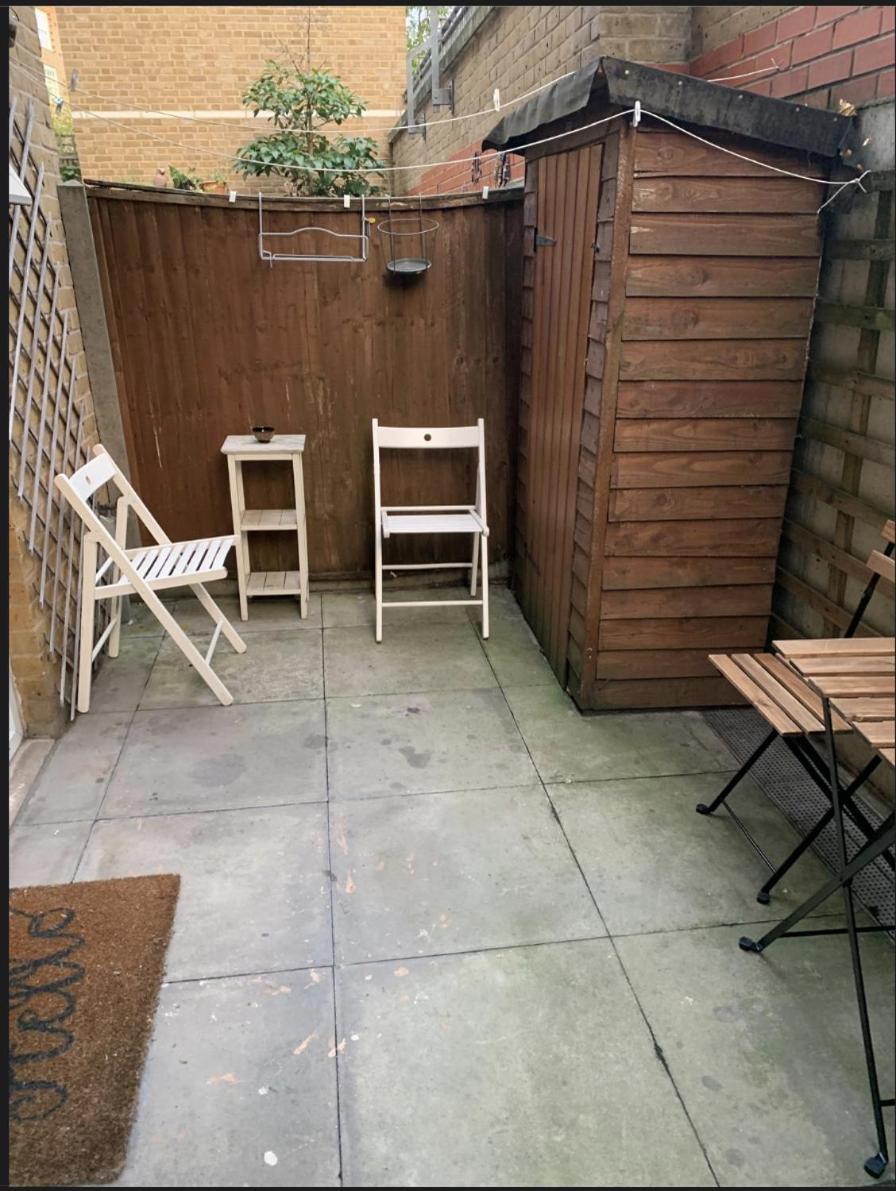 Apartamento East Two Bedroom With Private Patio - Entire Londres