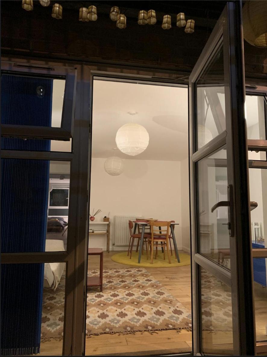 East Two Bedroom With Private Patio - Entire Apartamento