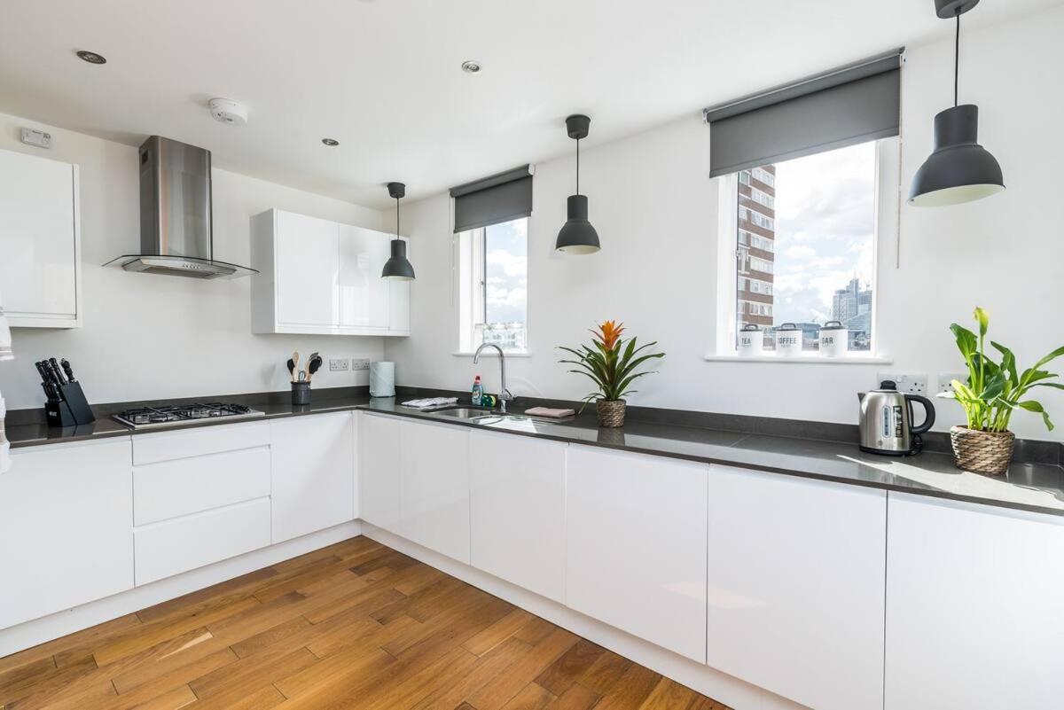 Split Level 3 Bedroom Floor Flat * London