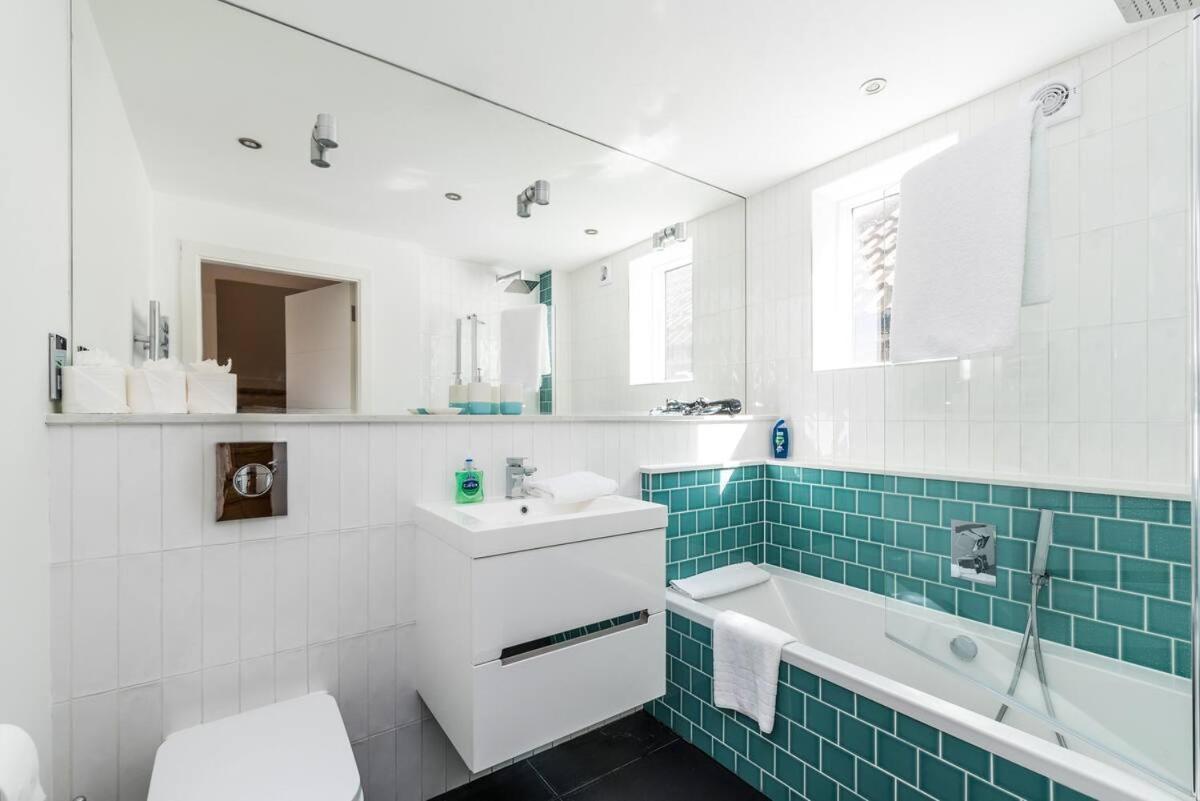 Apartment Split Level 3 Bedroom Floor Flat *