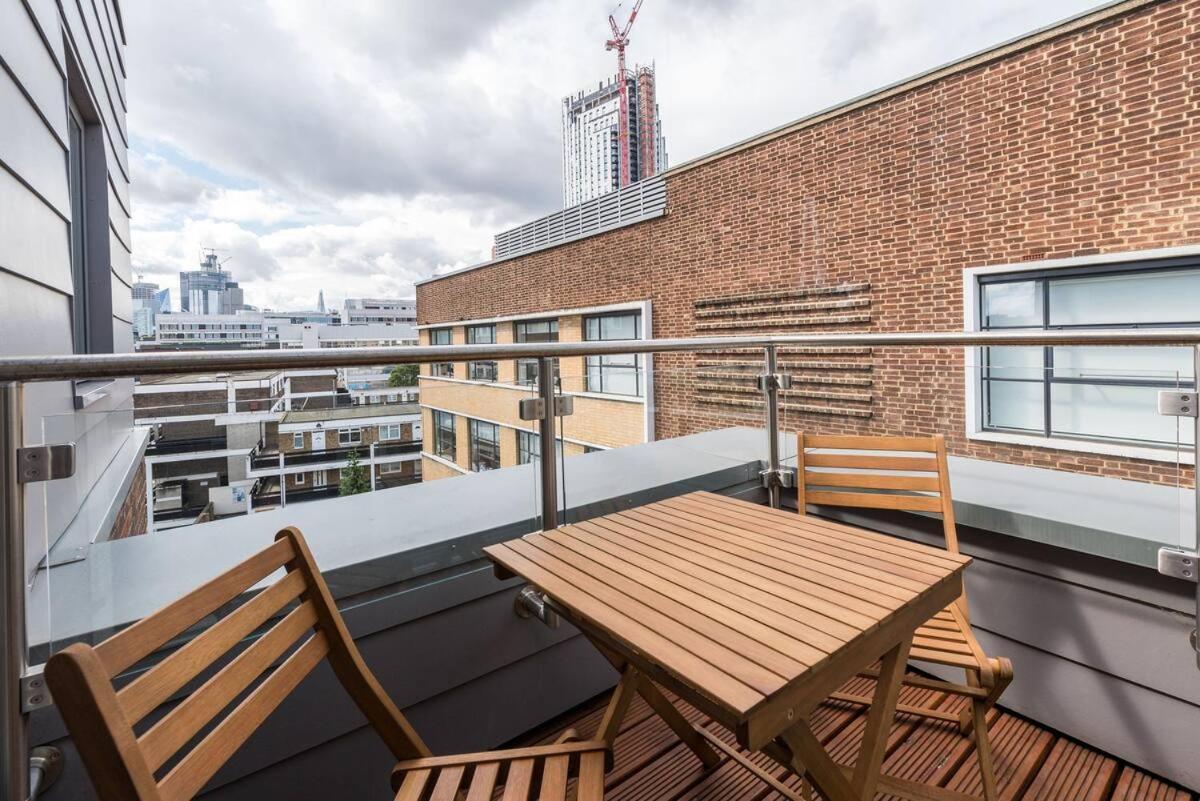 Apartment Split Level 3 Bedroom Floor Flat *