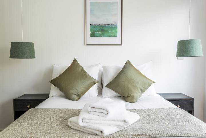 Apartment Split Level 3 Bedroom Floor Flat London