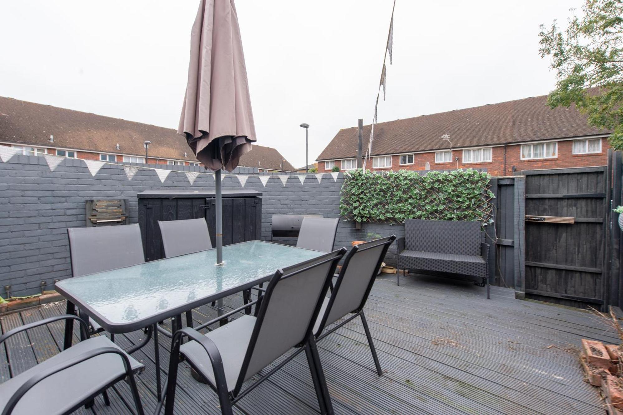 Peckham Large 2 Bath With Parking & Garden * London
