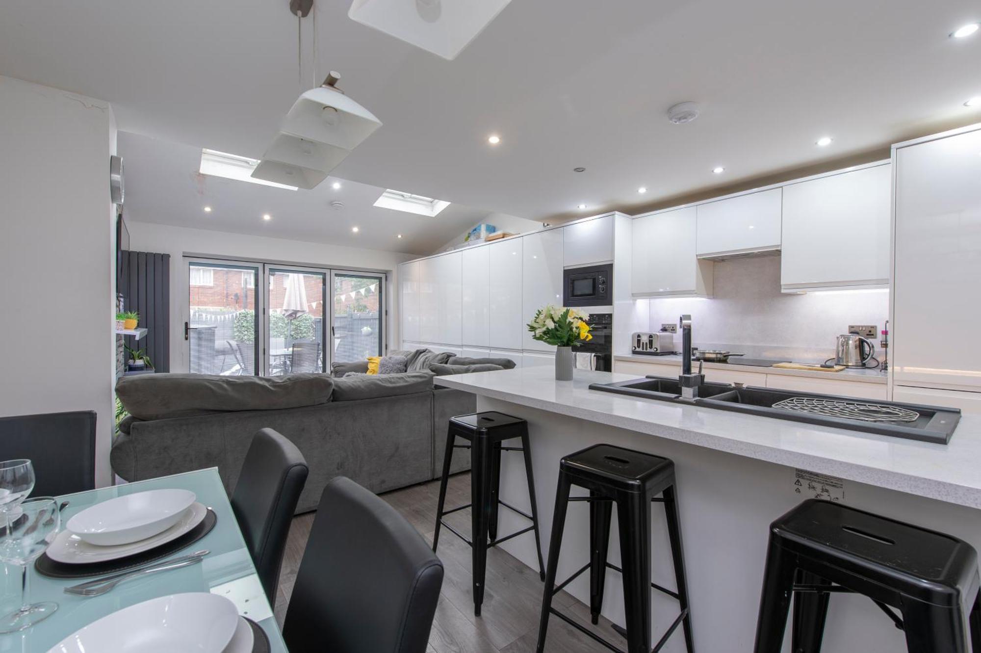Peckham Large 2 Bath With Parking & Garden * London