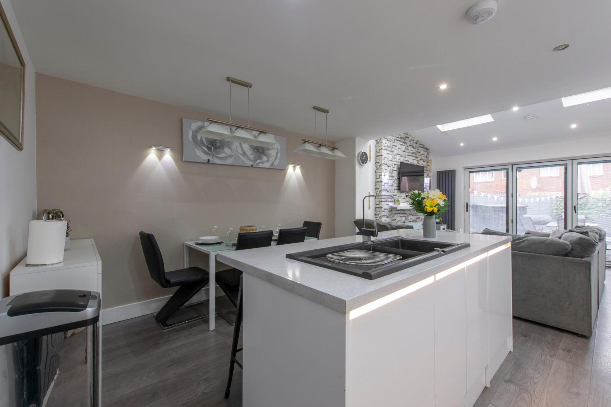 Peckham Large 2 Bath With Parking & Garden