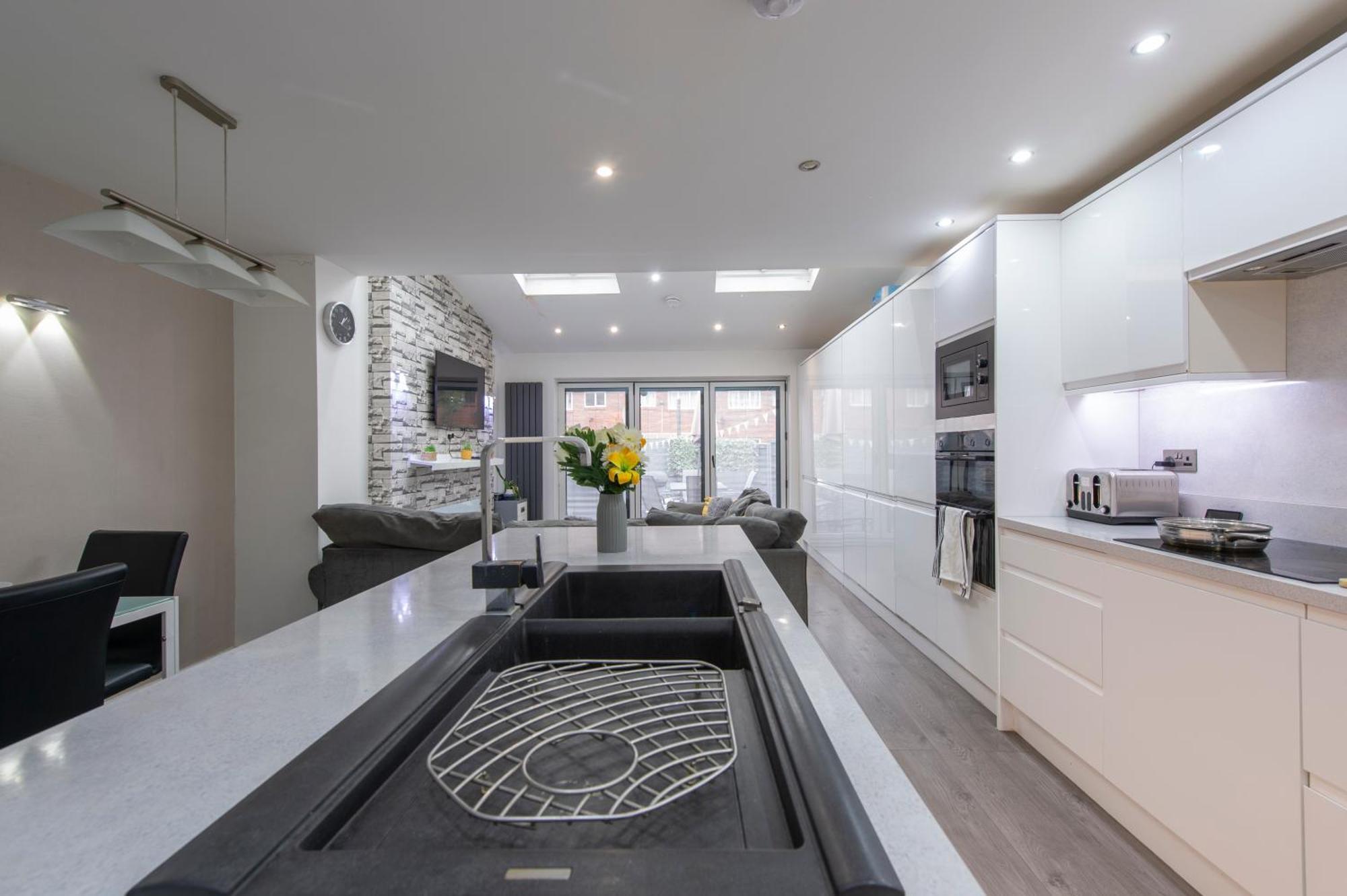 Peckham Large 2 Bath With Parking & Garden Apartment