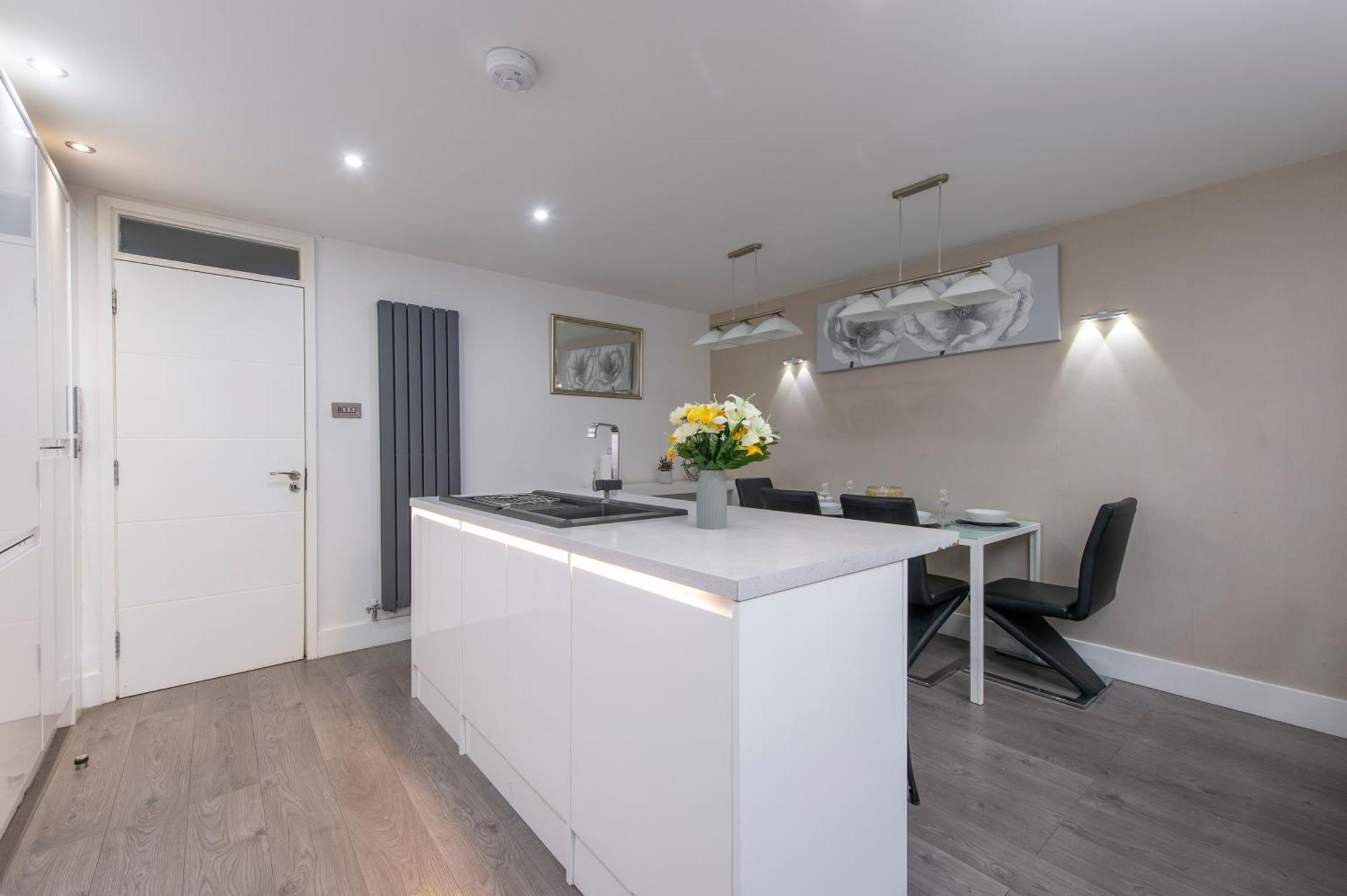 Peckham Large 2 Bath With Parking & Garden