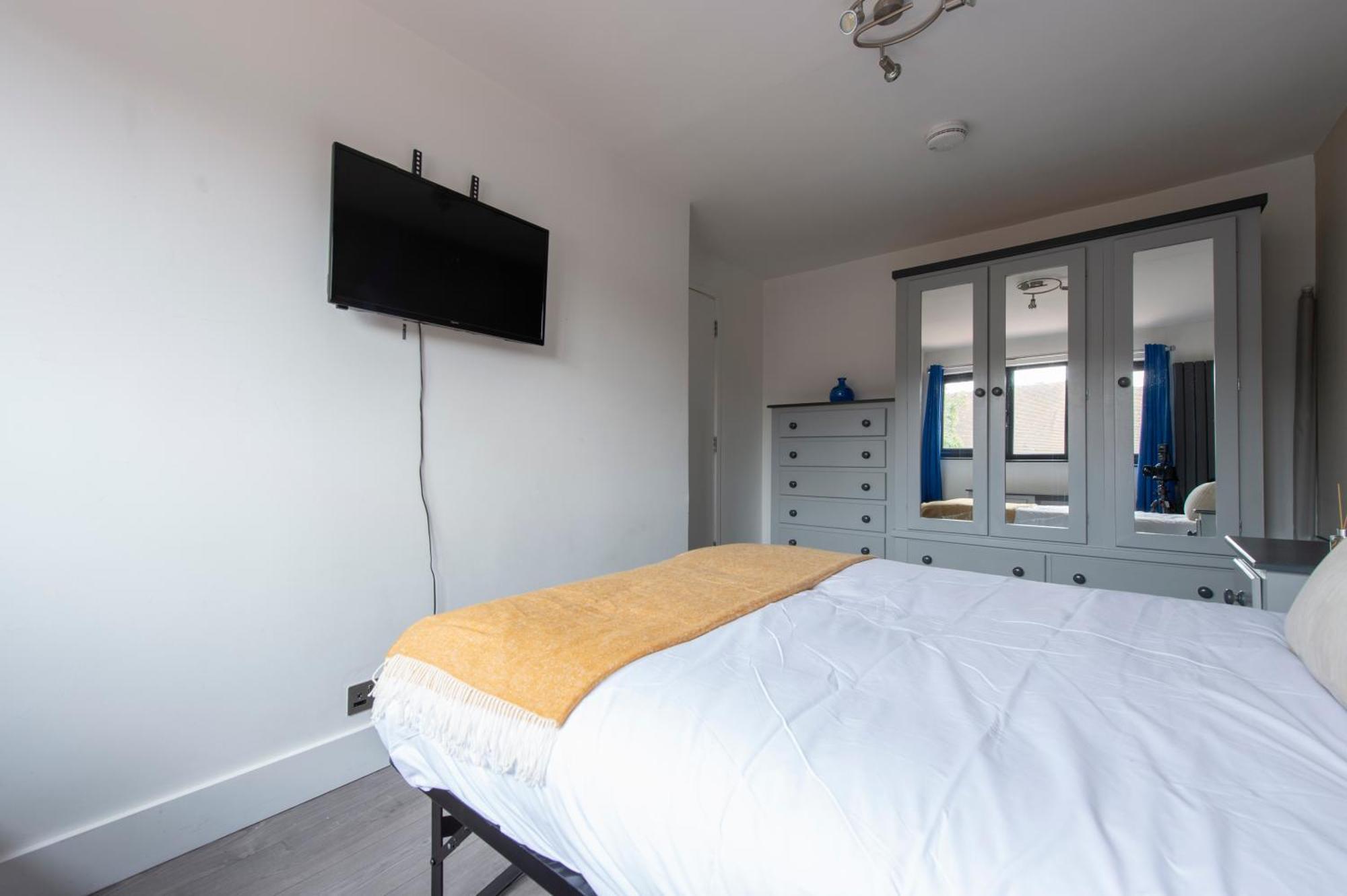 Peckham Large 2 Bath With Parking & Garden London