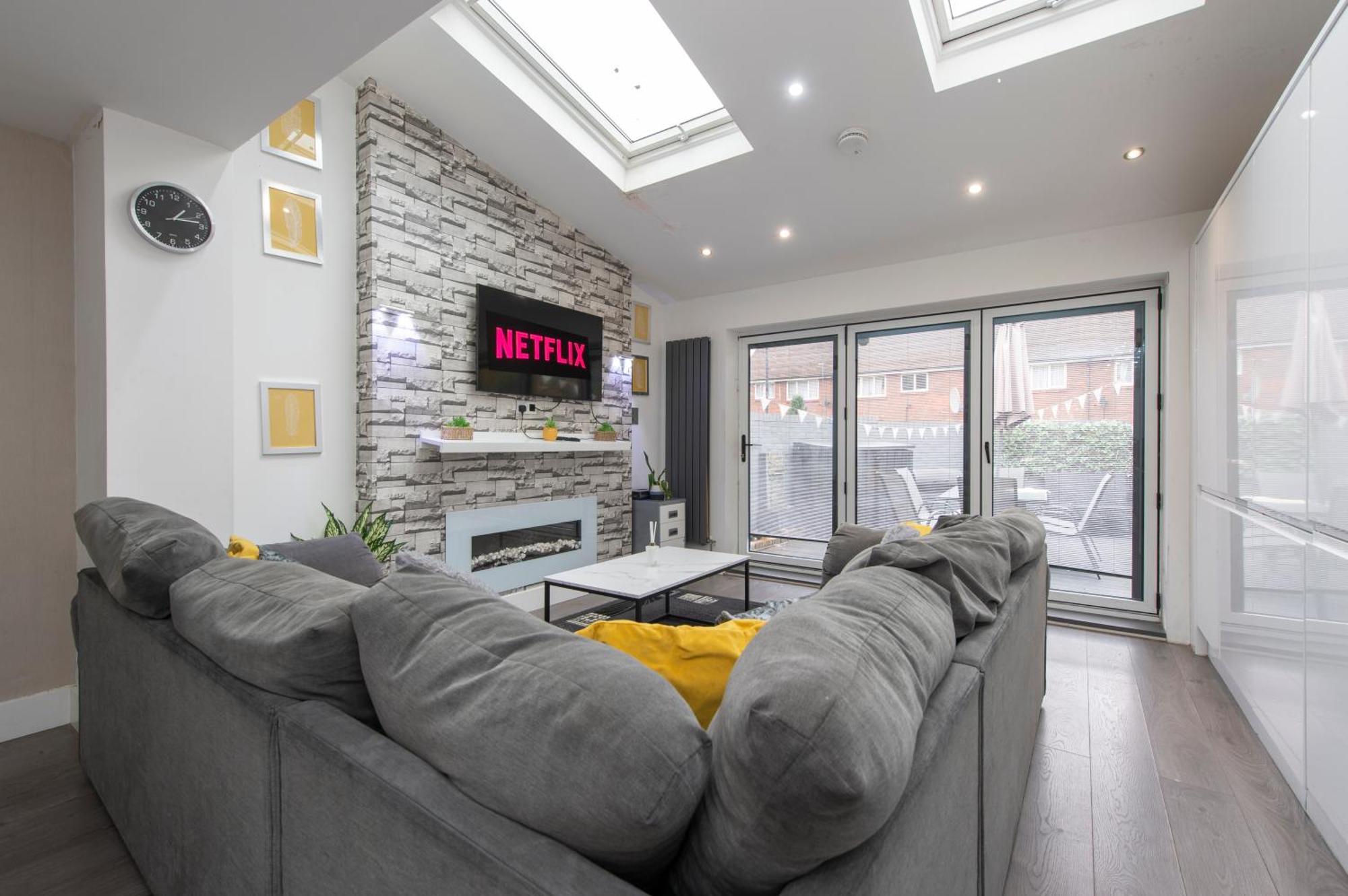 Peckham Large 2 Bath With Parking & Garden Apartment London