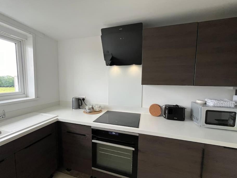 Spacious Flat Close To Elizabeth Line