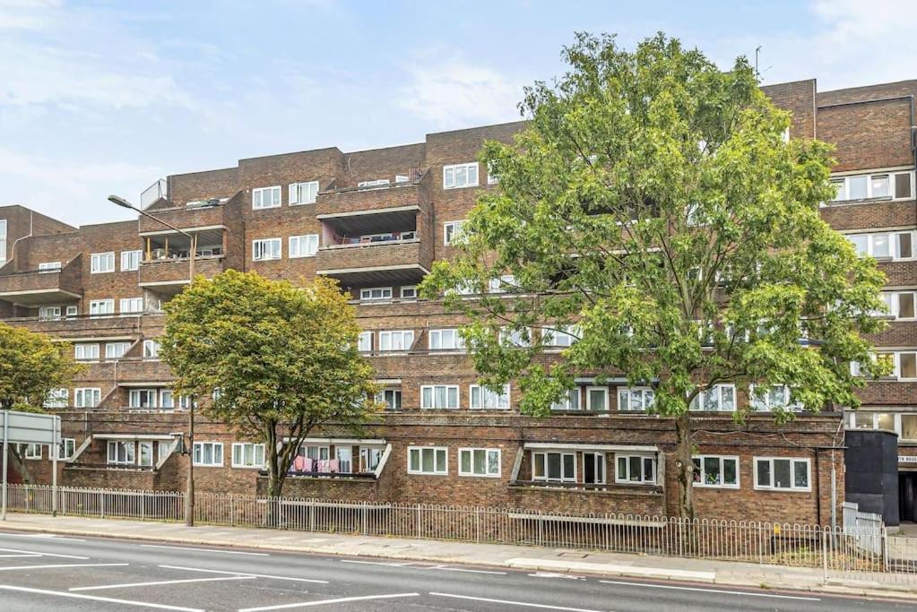 Apartment Spacious Flat Close To Elizabeth Line London