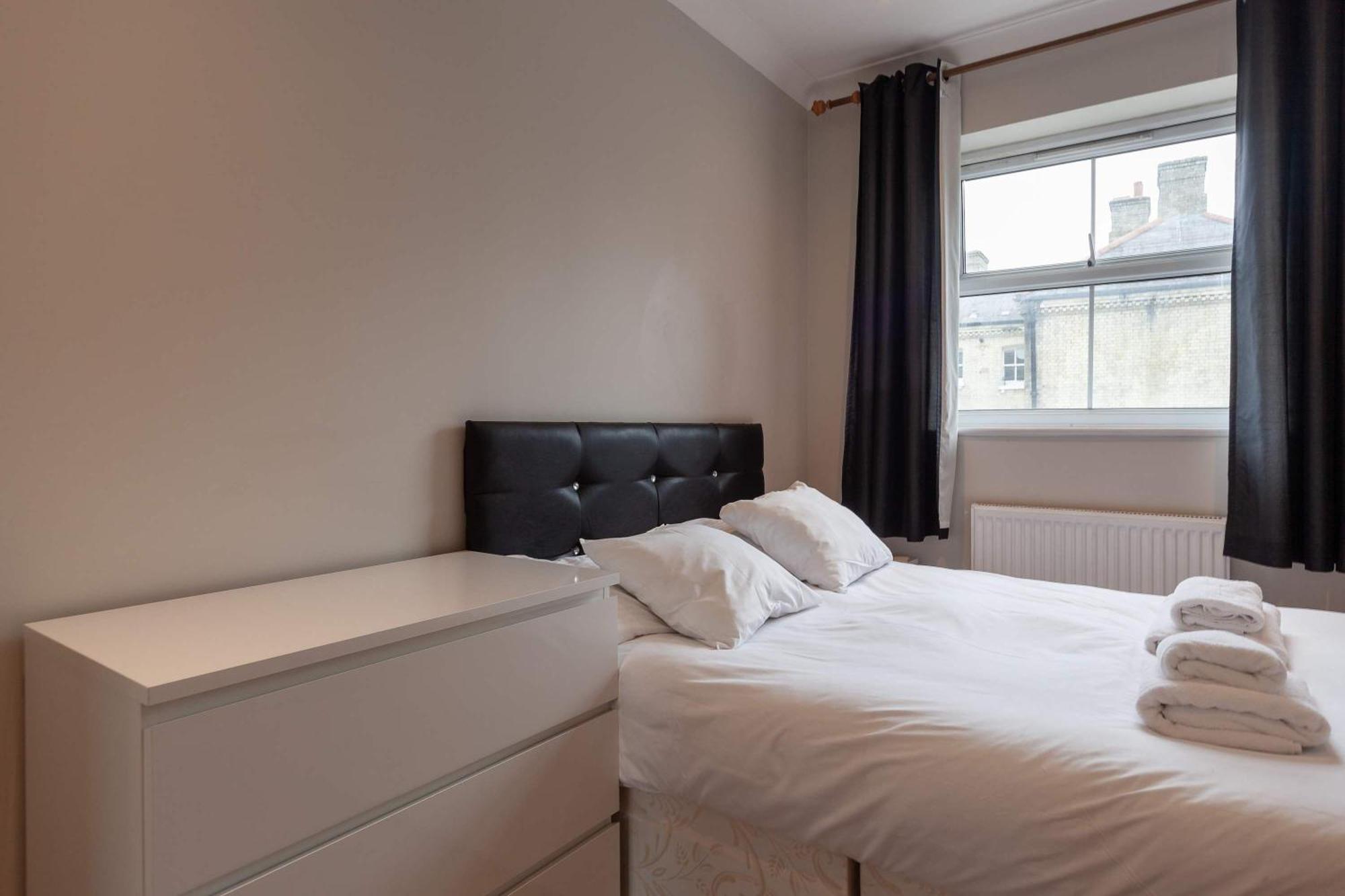 Spacious And Bright 2 Bed Tower Bridge Apartment