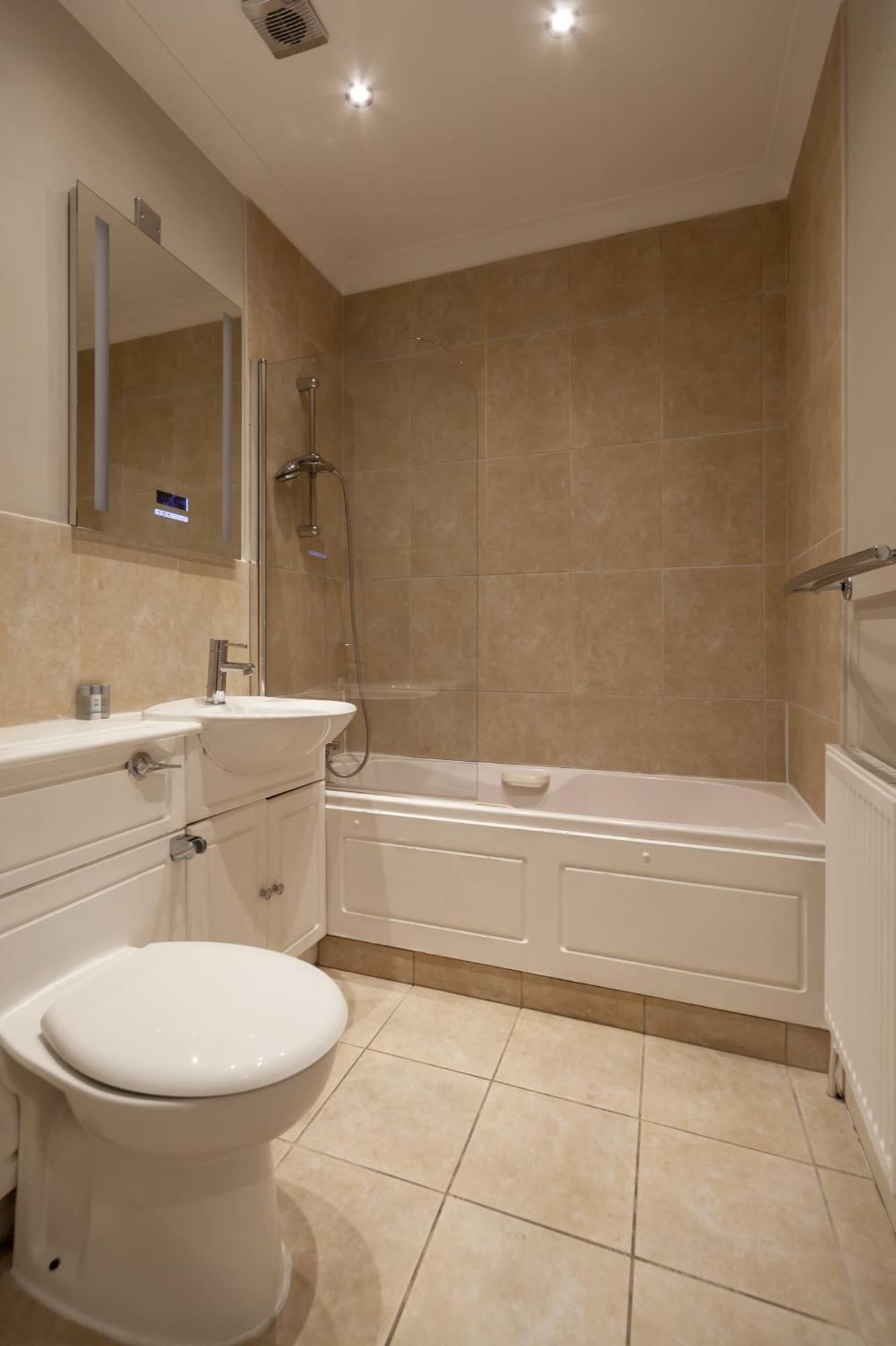 Spacious And Bright 2 Bed Tower Bridge * London