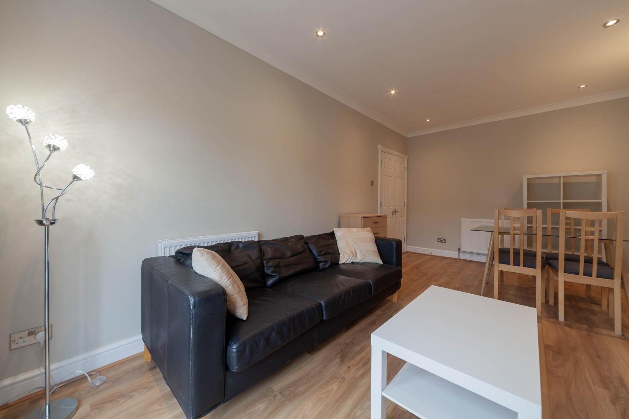Spacious And Bright 2 Bed Tower Bridge Apartment *
