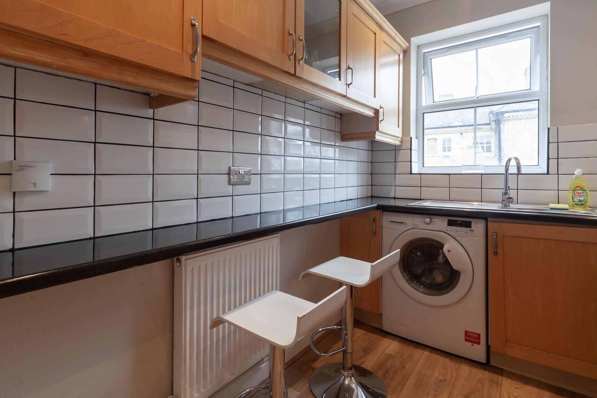 Spacious And Bright 2 Bed Tower Bridge London