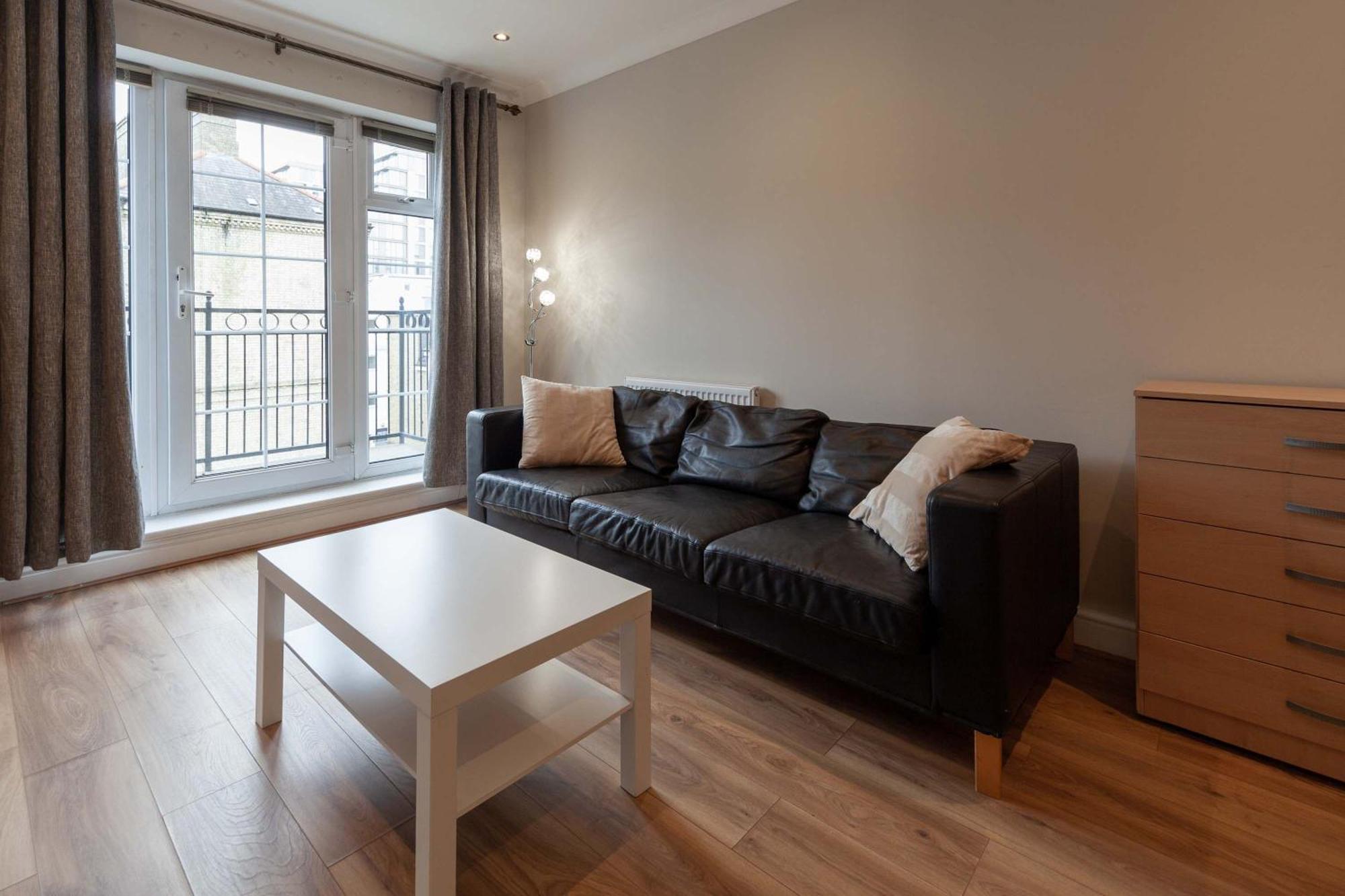 Spacious And Bright 2 Bed Tower Bridge Apartment *