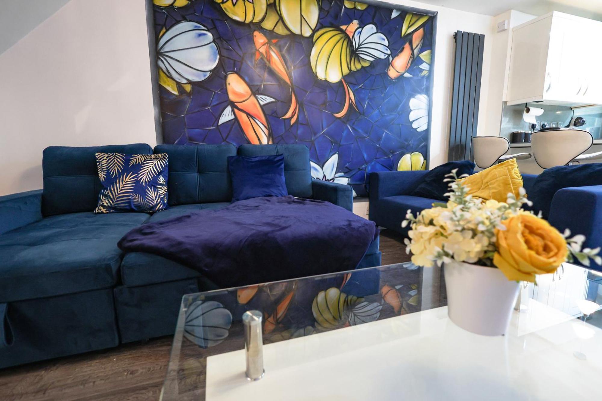 The Heart Of Brick Lane, Sleeps 7! Holiday home *