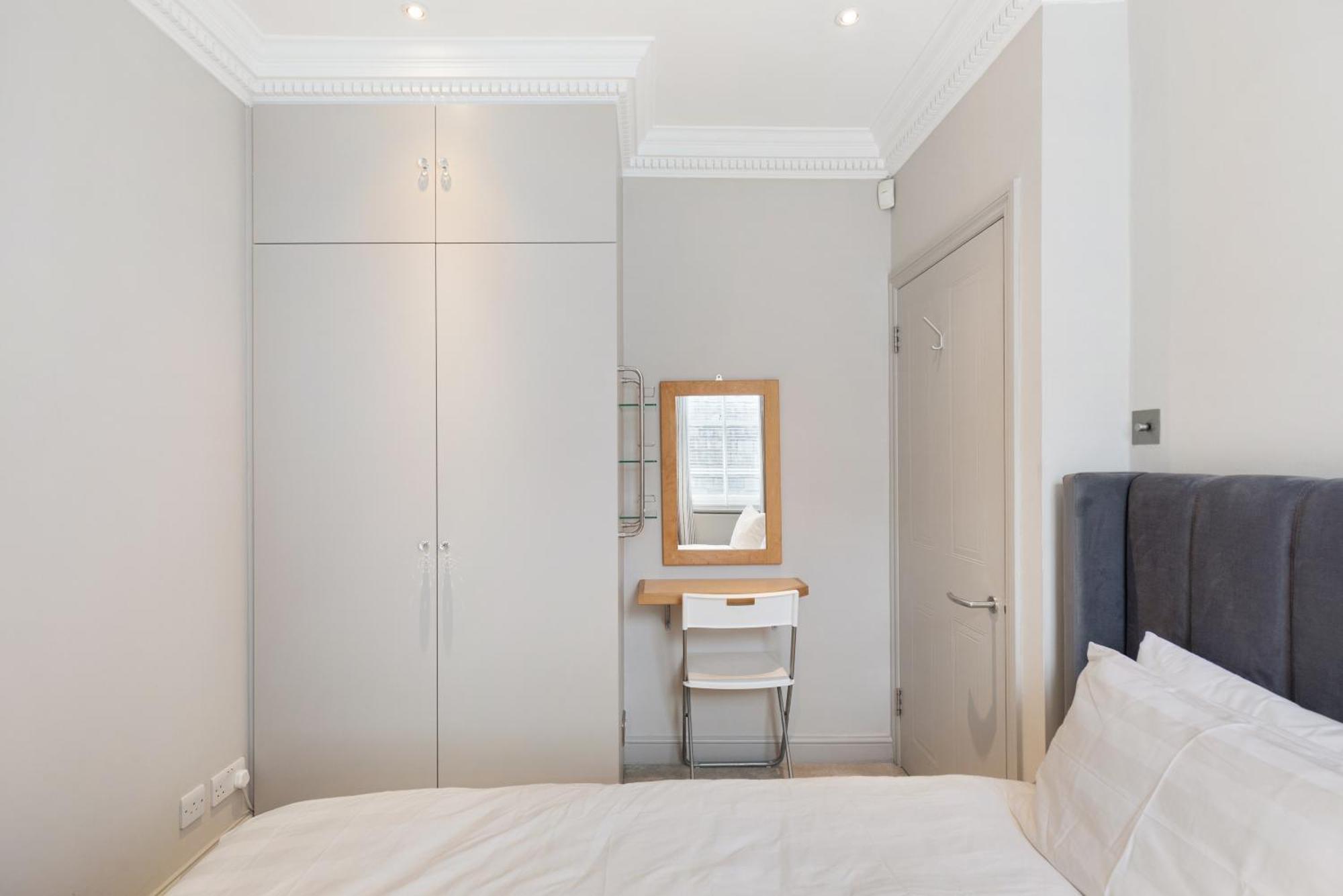 Stunning Knightsbridge 2bed Flat! * Londen