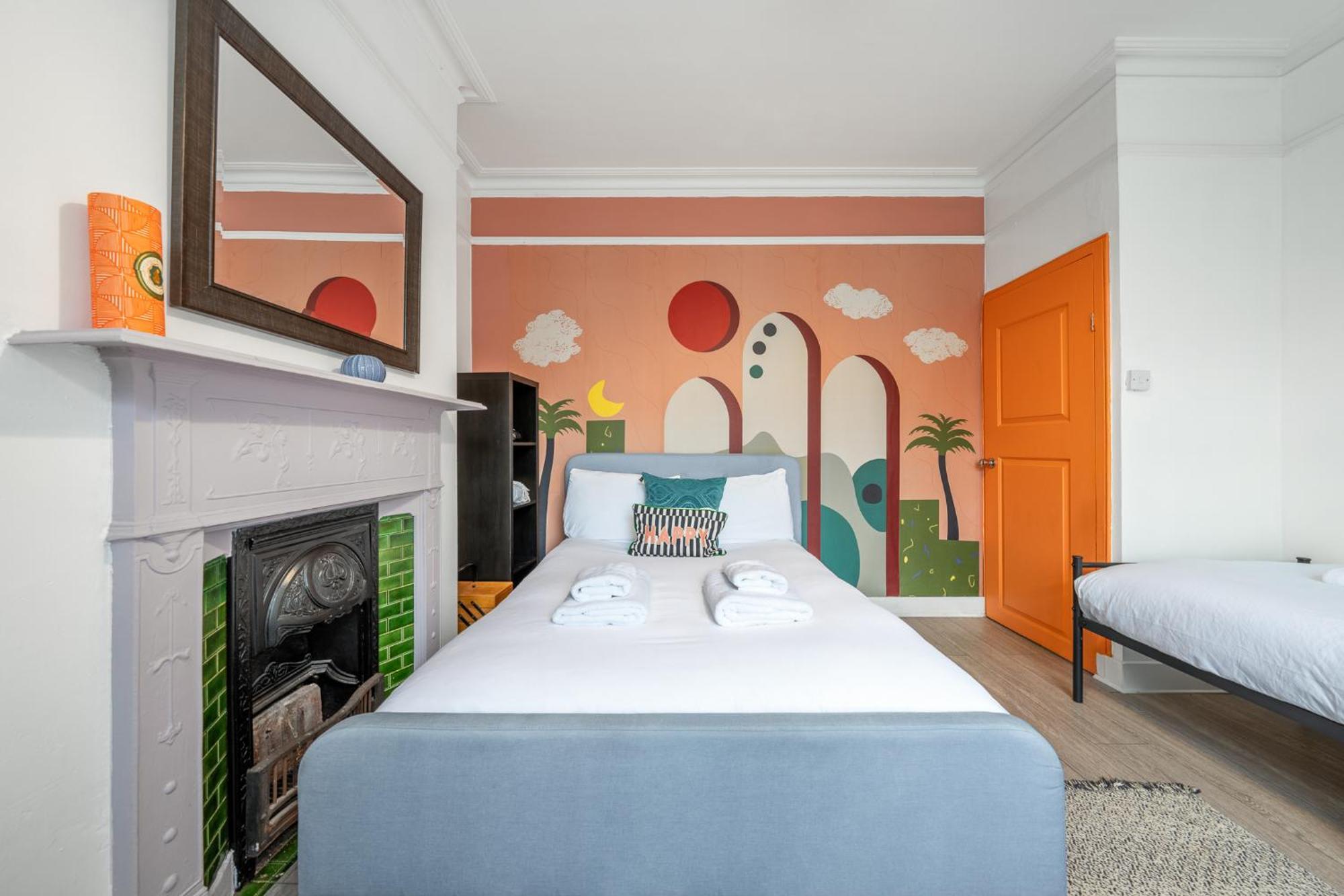 Claremont House 4br - * London