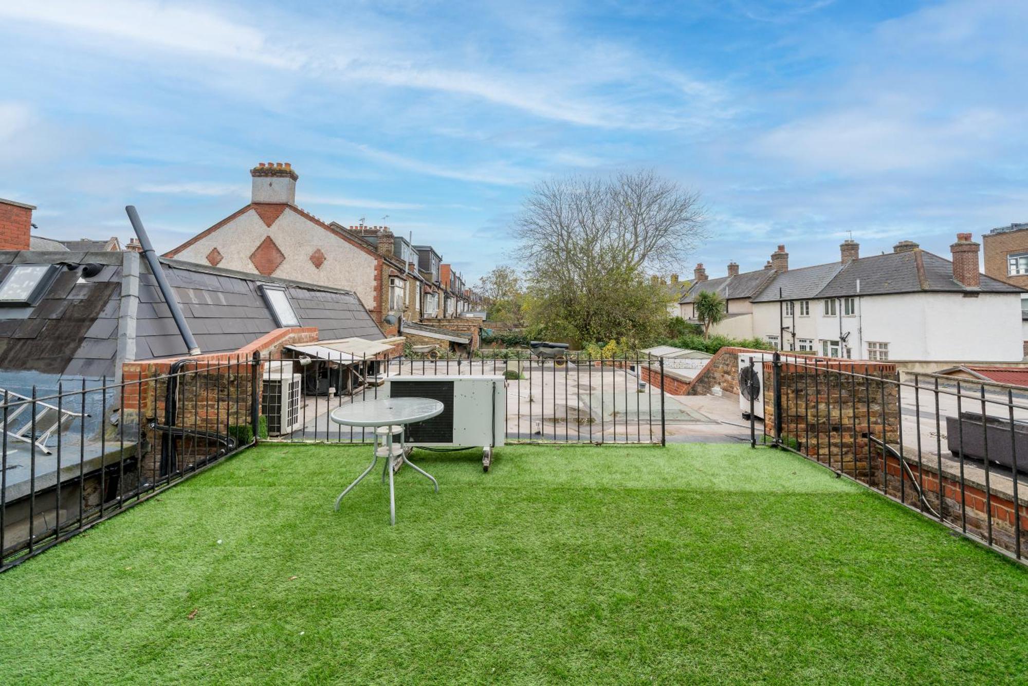 The Tooting Bec Hideaway - Prime Location Apartment