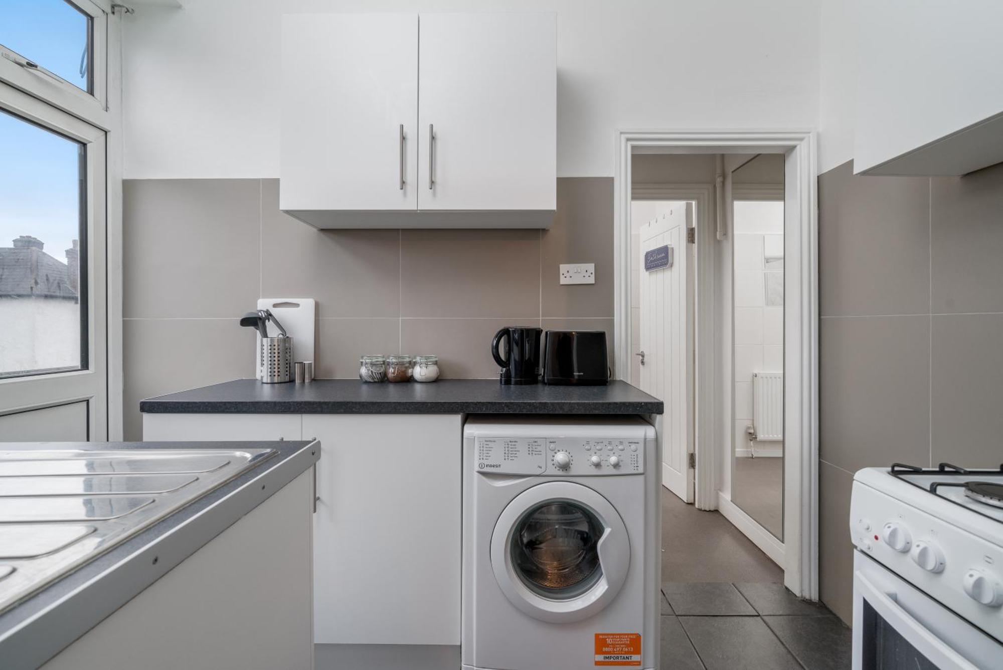 The Tooting Bec Hideaway - Prime Location