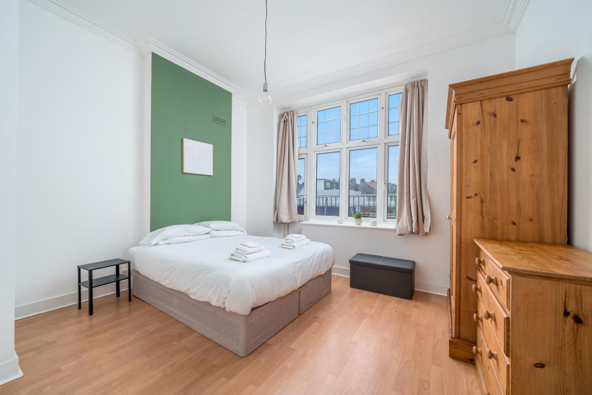 The Tooting Bec Hideaway - Prime Location Appartement