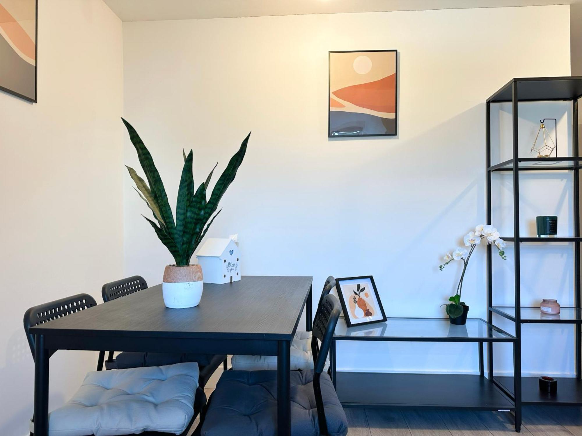 Wembley Stadium Rooms, 12mins * London