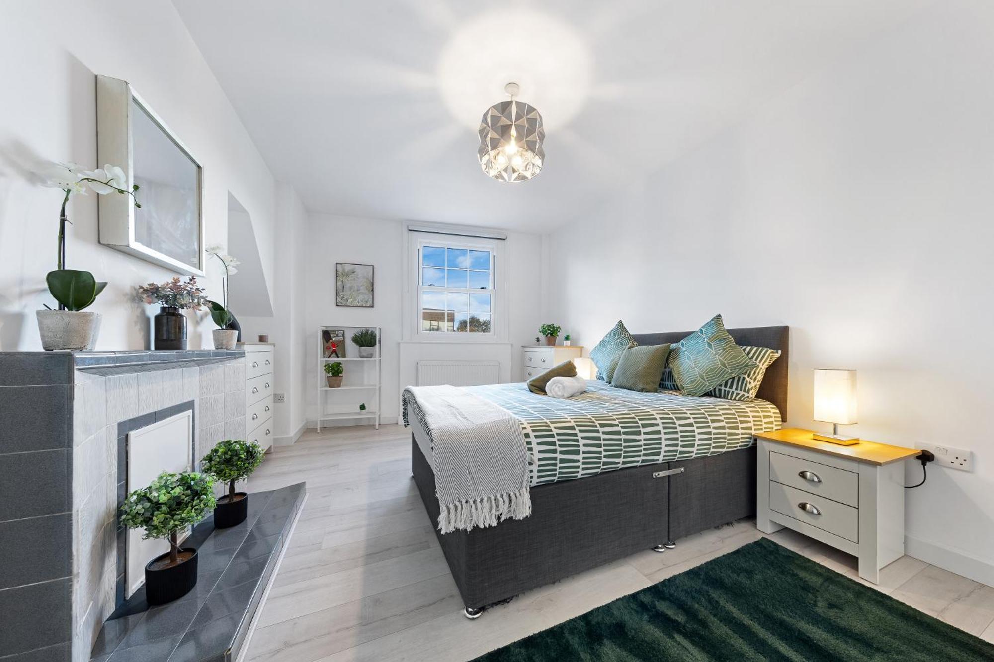 Four-bedroom Luxury Living - Westminster & Vauxhall Apartamento