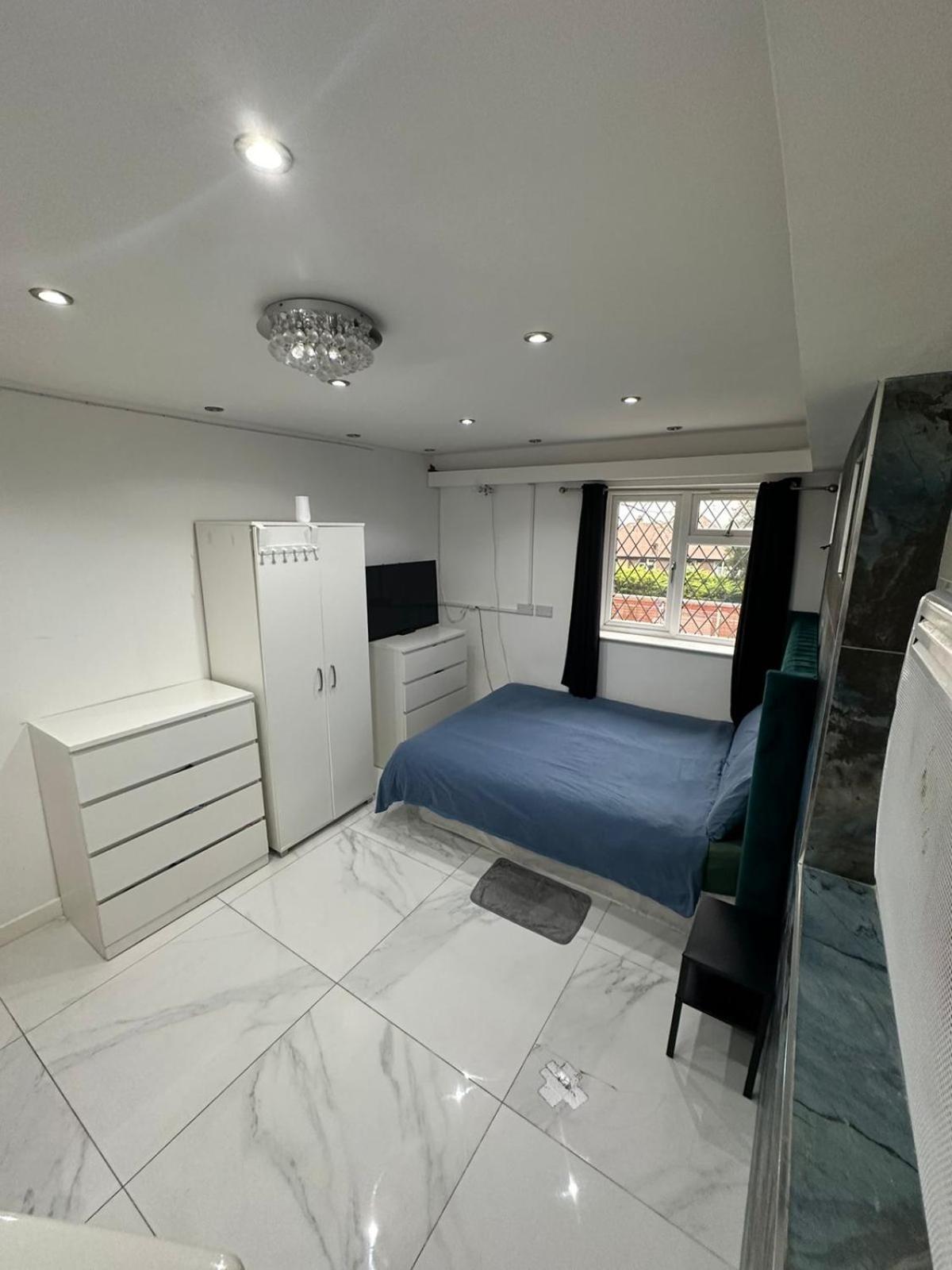 Guest house Wembley Private *