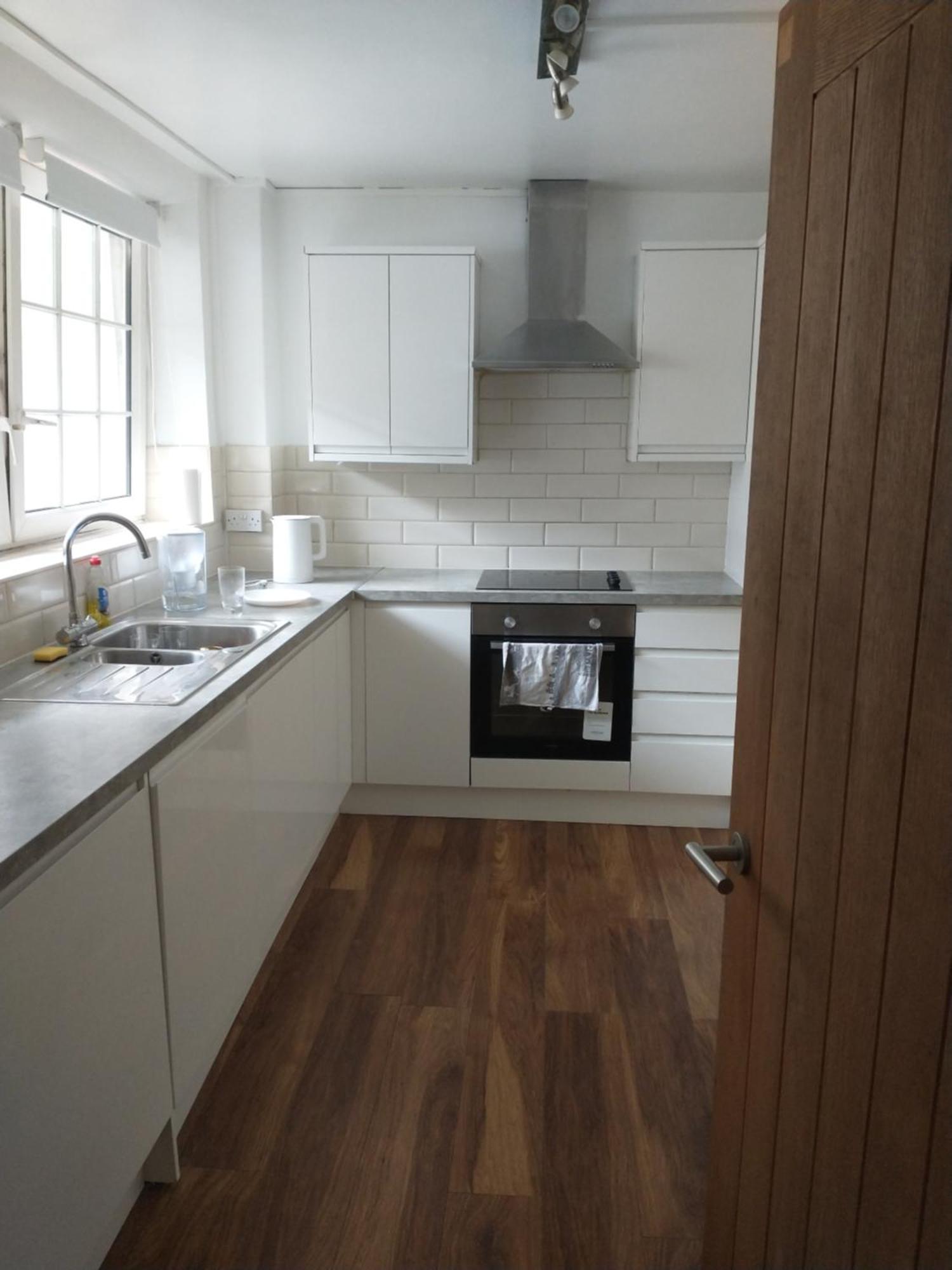 Homestay Large Double Bedroom In Bow E3 *