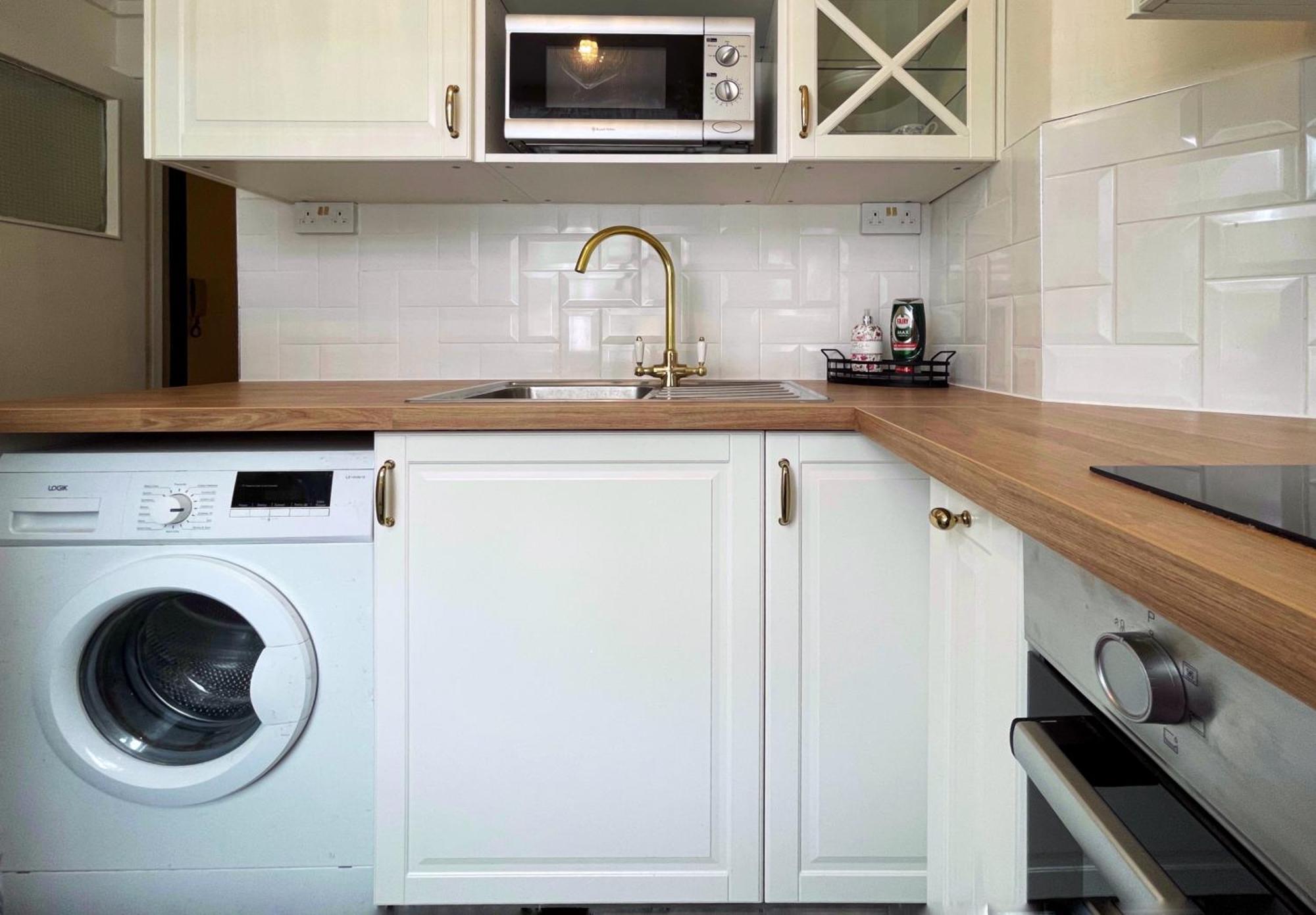 Harper's Place Near Kings Cross - 2 Double Beds, 1 Sofa Bed, Great Location, Ideal For Families
