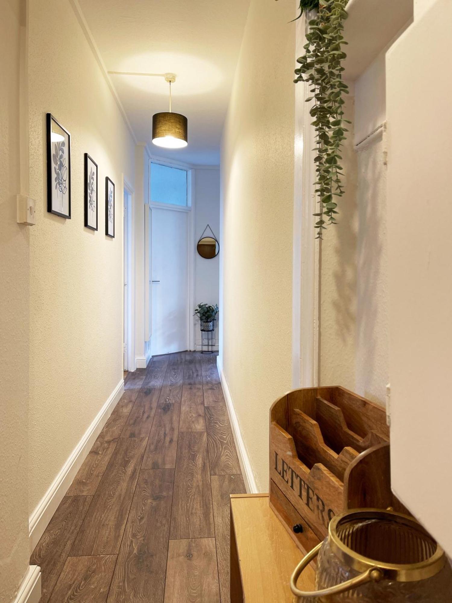 Harper's Place Near Kings Cross - 2 Double Beds, 1 Sofa Bed, Great Location, Ideal For Families Londen