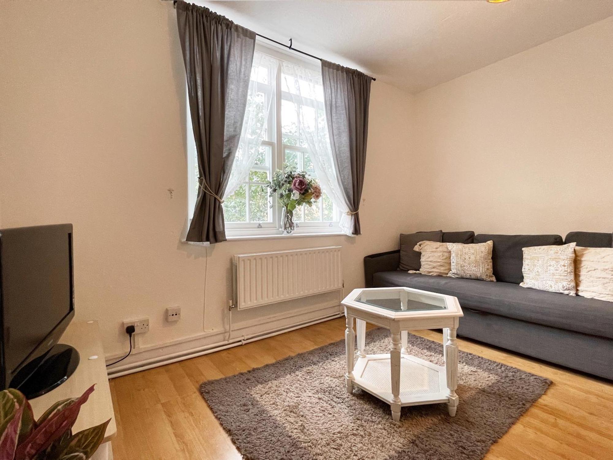 Harper's Place Near Kings Cross - 2 Double Beds, 1 Sofa Bed, Great Location, Ideal For Families London