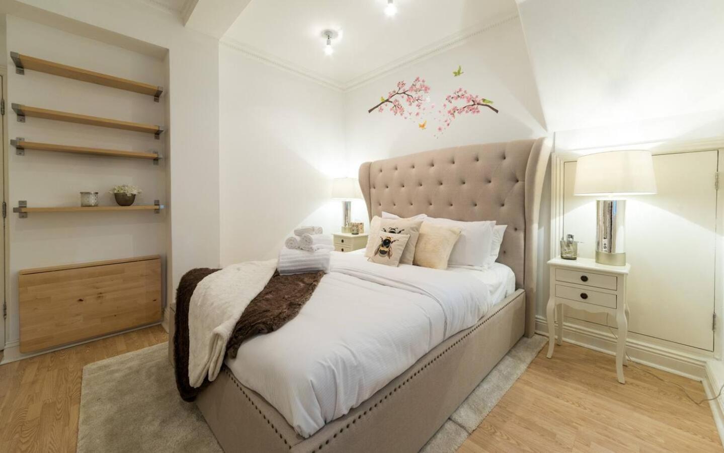 Spacious 1 Bed Sloane Square Apartment