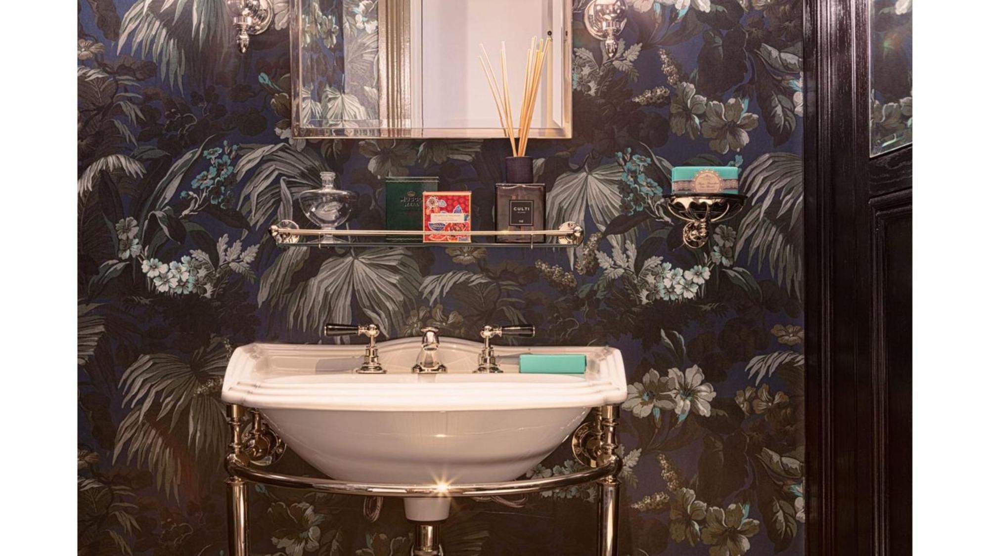 Cadogan Square I Apartment London