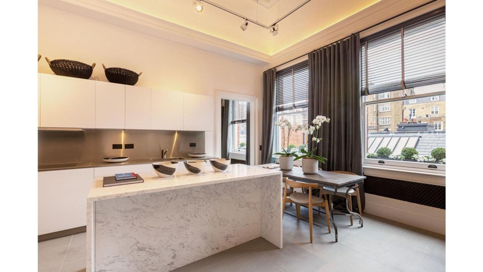 Cadogan Square I Apartment London
