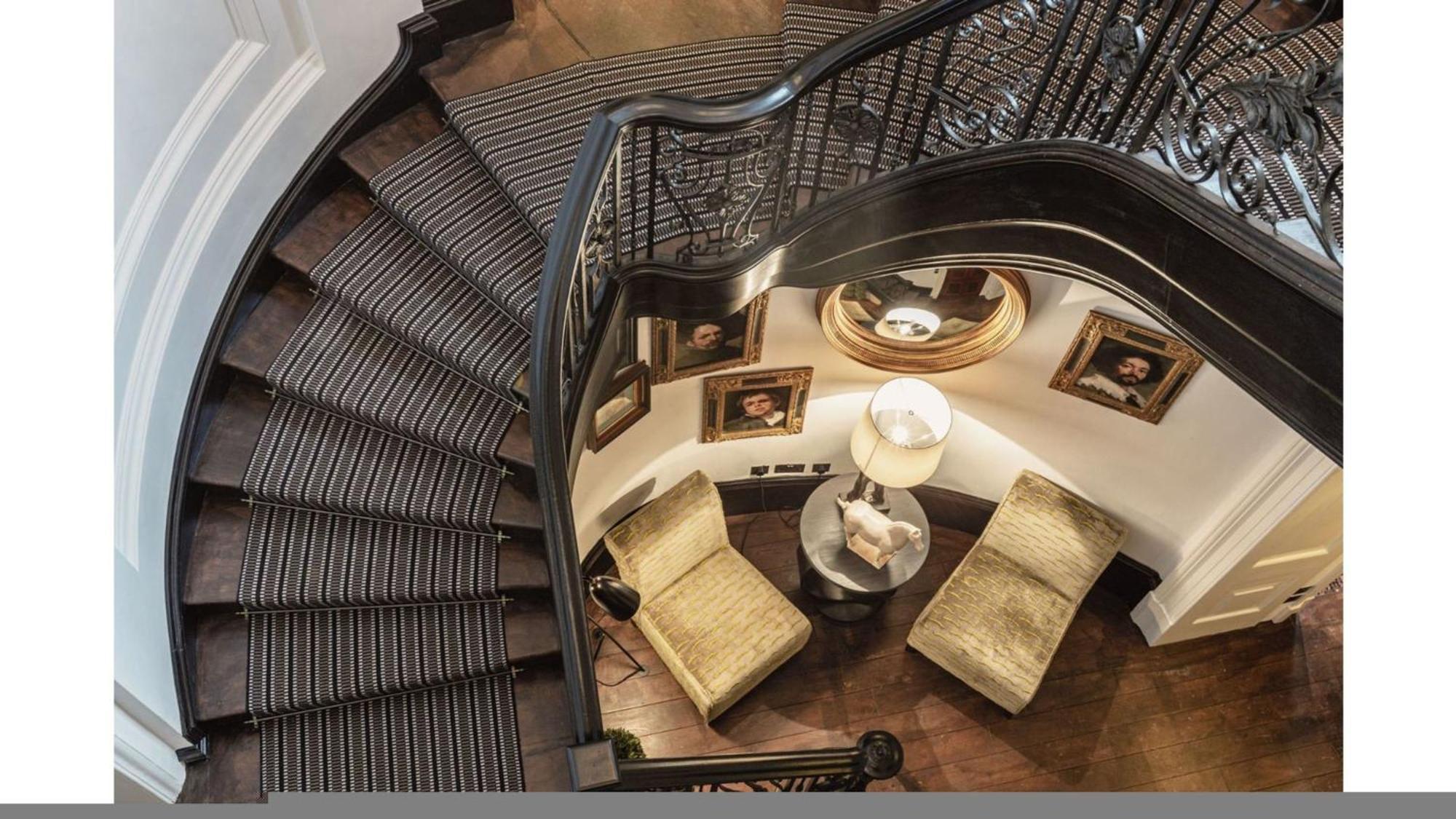 Cadogan Square I Apartment