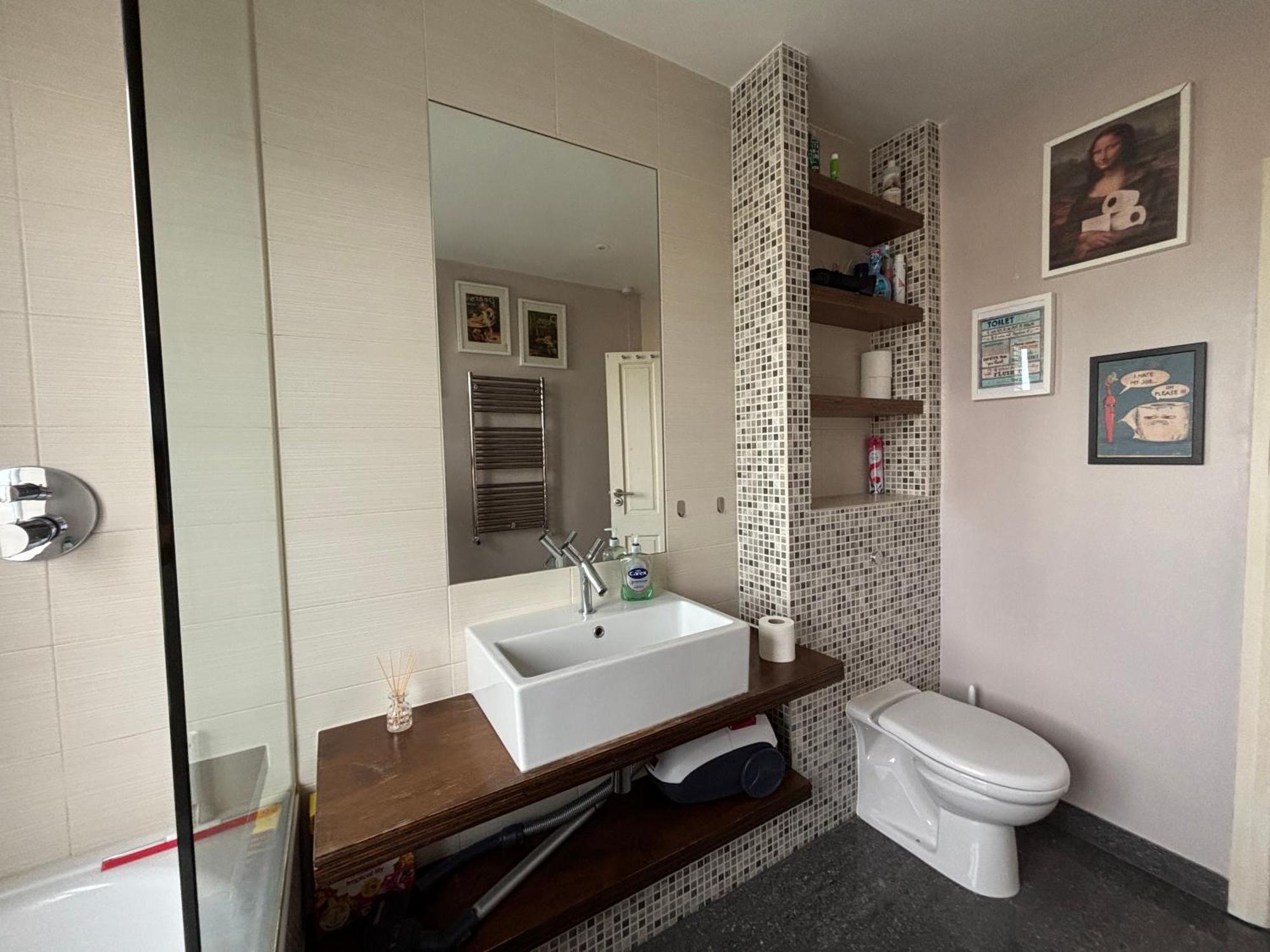 Pensión Entire House Floor Perfect For Couples & Freelancers - Available For Single Too *