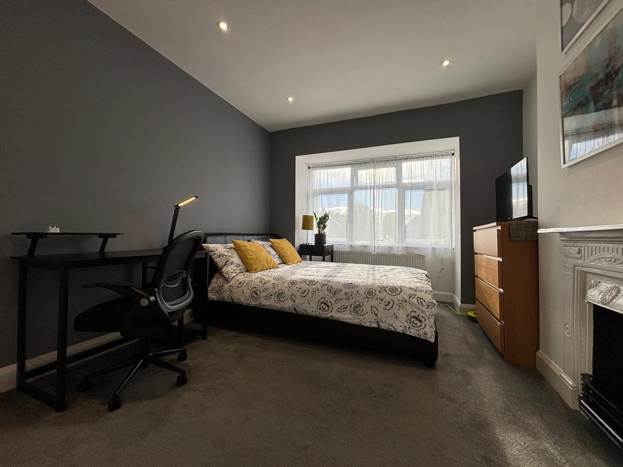 Entire House Floor Perfect For Couples & Freelancers - Available For Single Too Pensión Londres