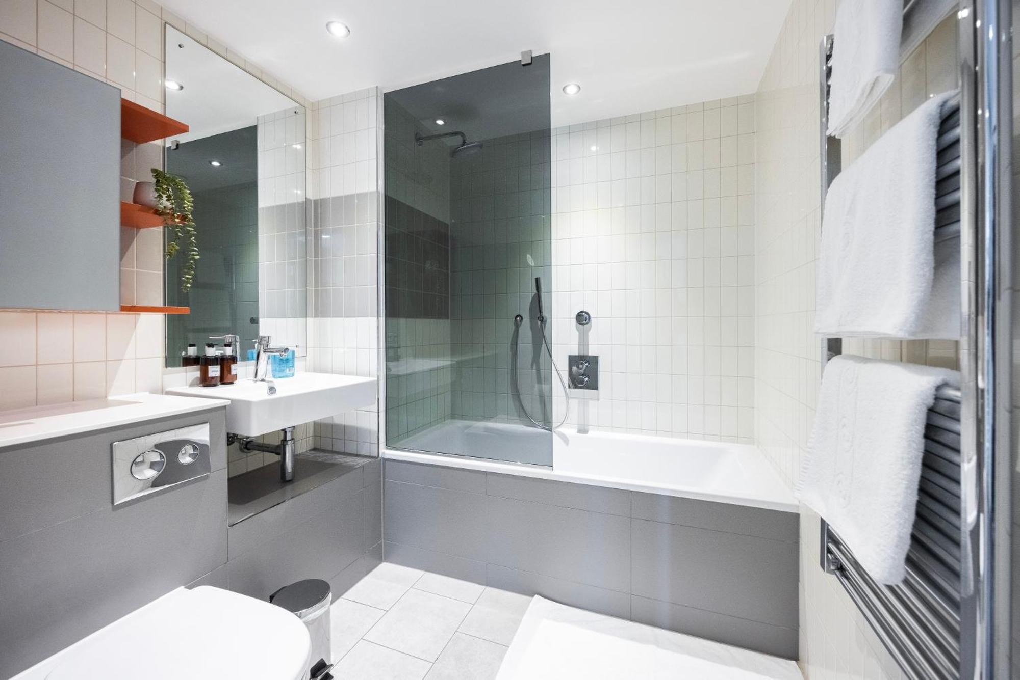 Apartment Crowne Views By Austin David London