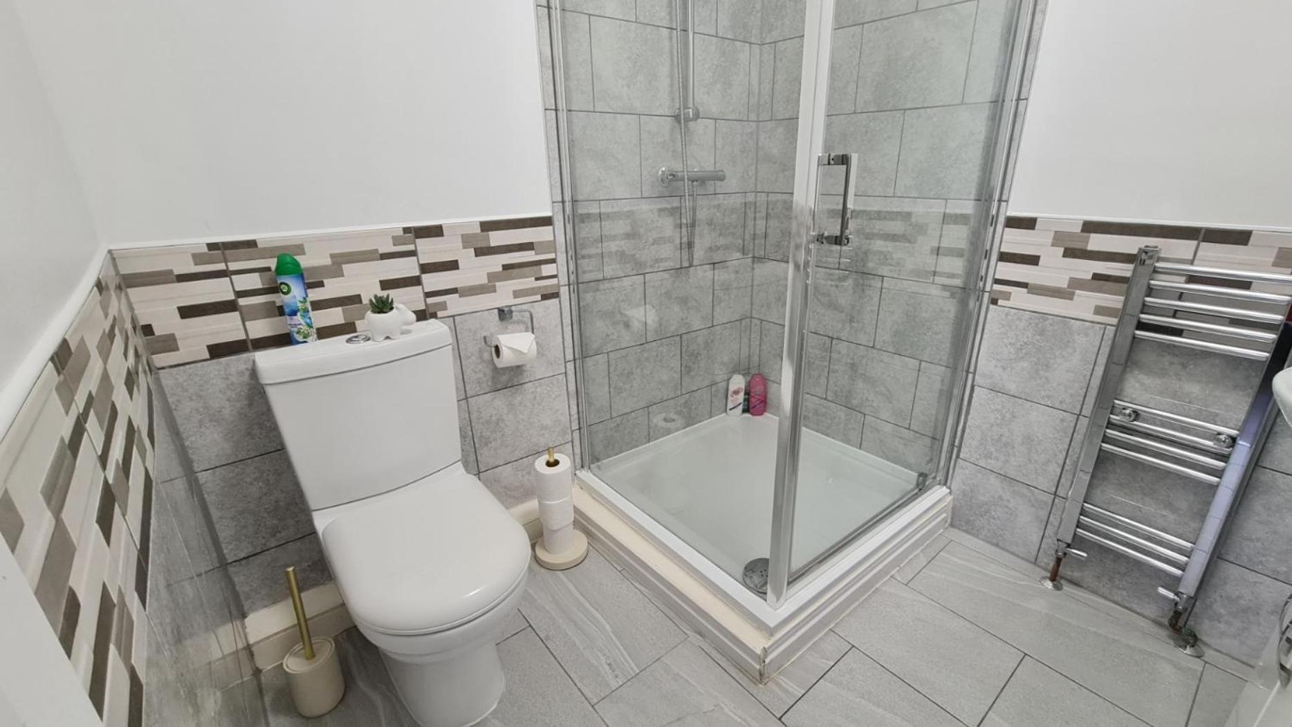 Apartment Cosy With Kitchenette And Private Bathroom - 15mins To London! London