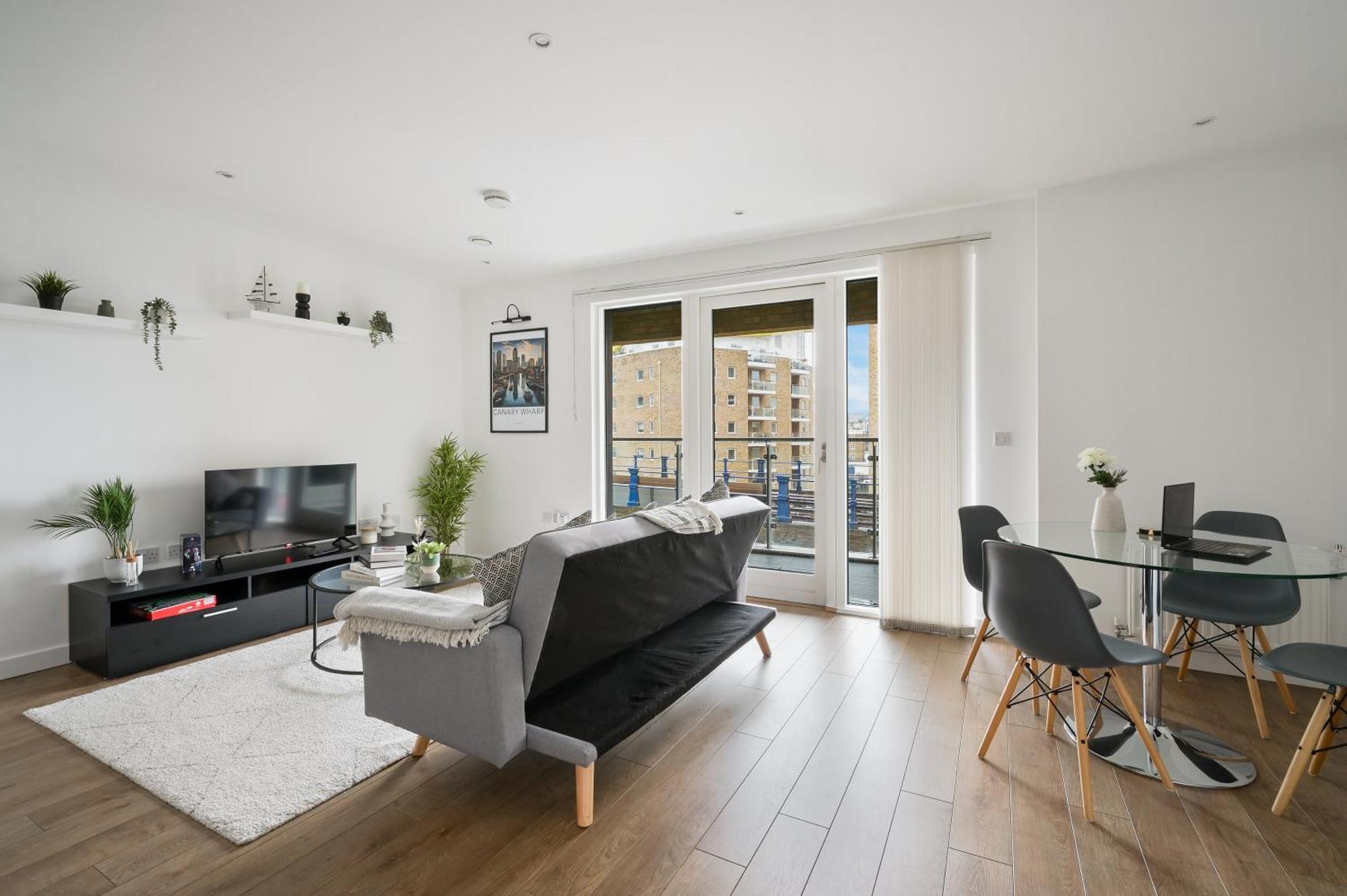 Apartment Canary Chic 2 Bedroom With Marina Views London