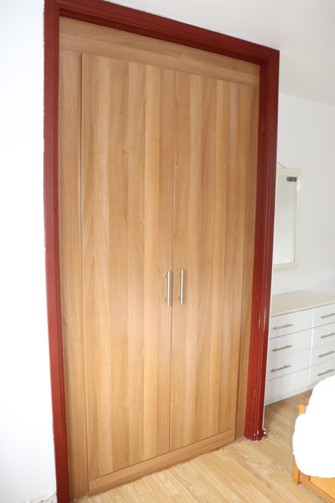 2 Bedroom Flat In Good Value Location Apartment London