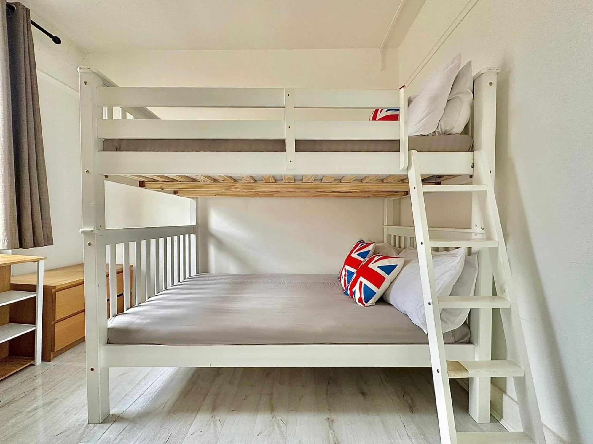 81 Guest house London