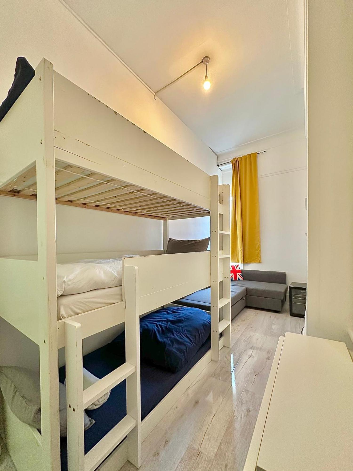 81 Guest house